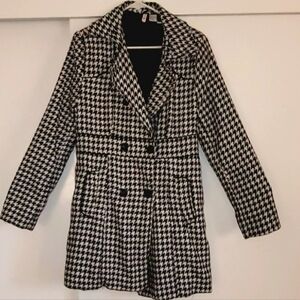 Women's Black and White Houndstooth Coat